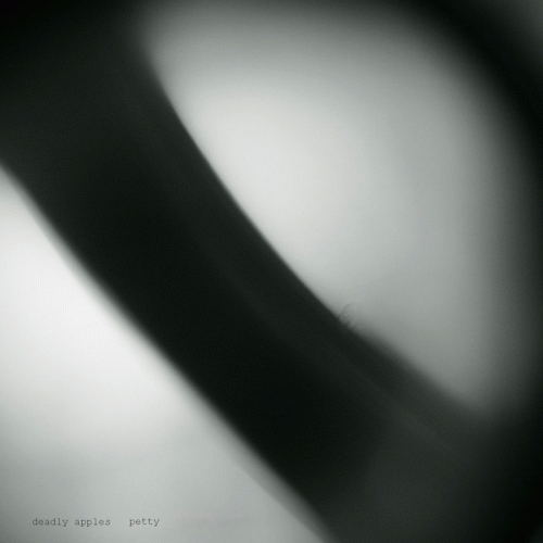 Deadly Apples : Petty